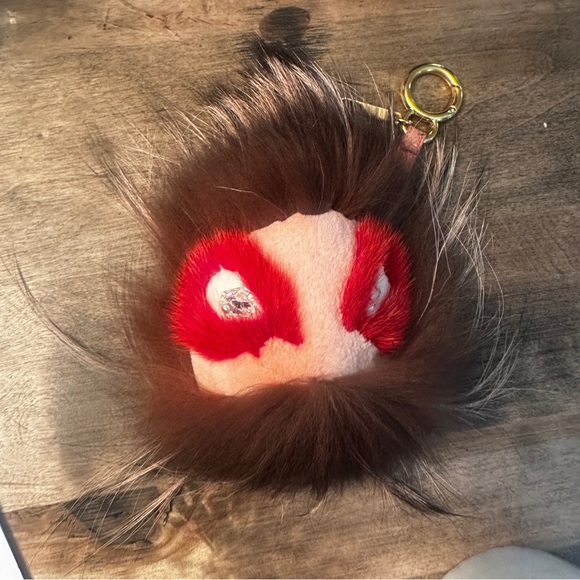 Furry Fur Yang Bag Bug Keychain Pom Pom - Picture 2 of 9